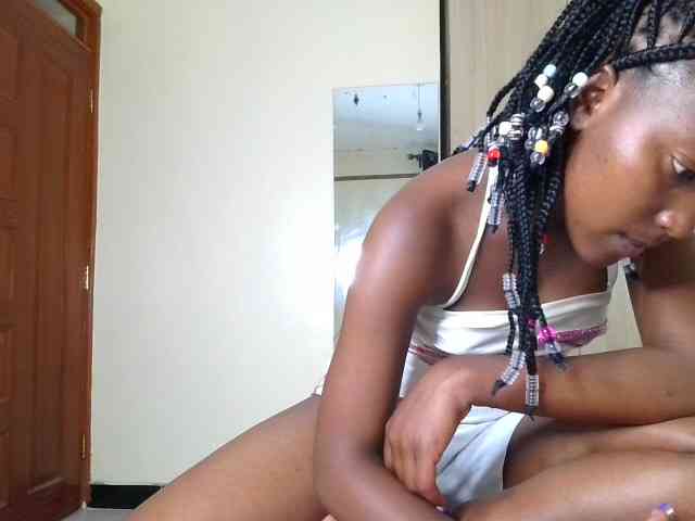 Brownchickebony webcam