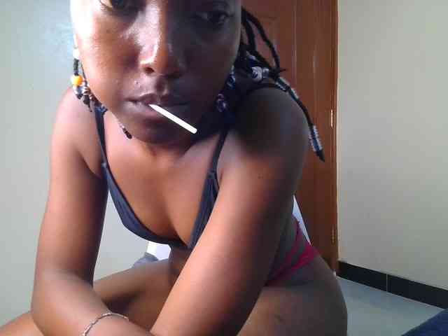 Brownchickebony webcam