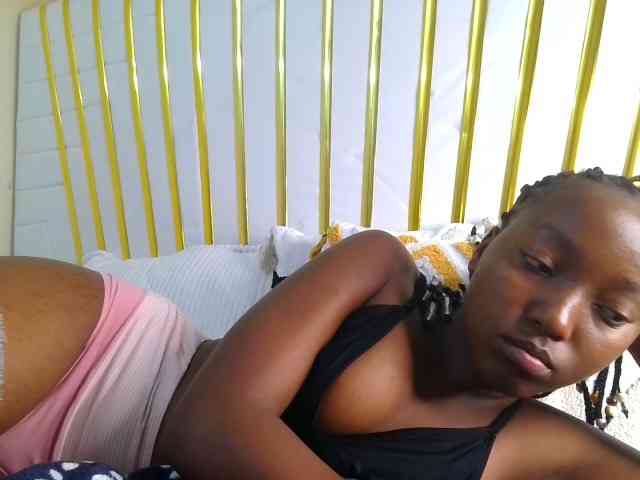 Brownchickebony webcam