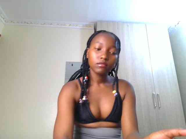 Brownchickebony Live Webcam on BongaCams