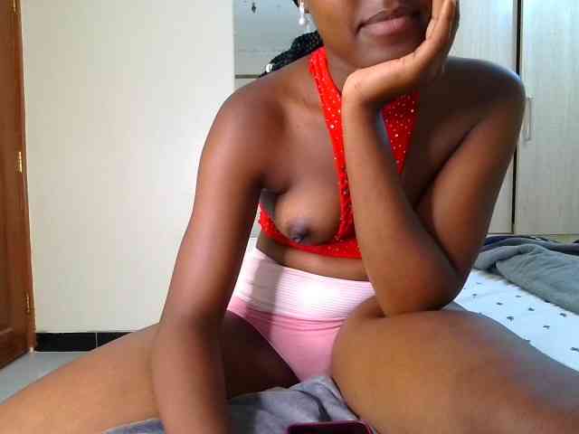 Brownchickebony webcam