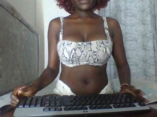Ebonyshanti webcam