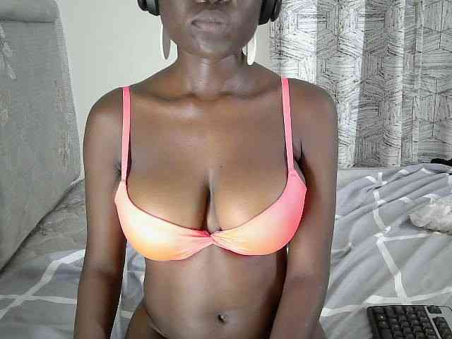 Ebonyshanti webcam