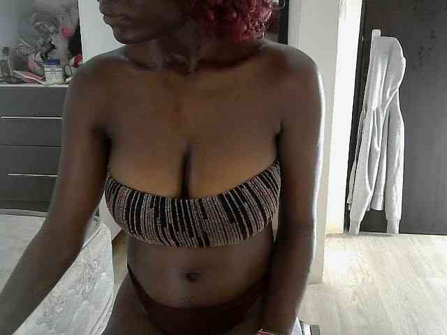 Ebonyshanti webcam