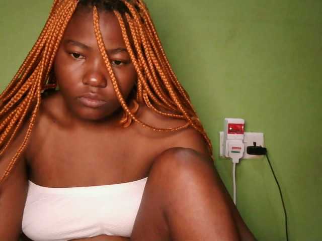 Cute-latasha broadcasting live