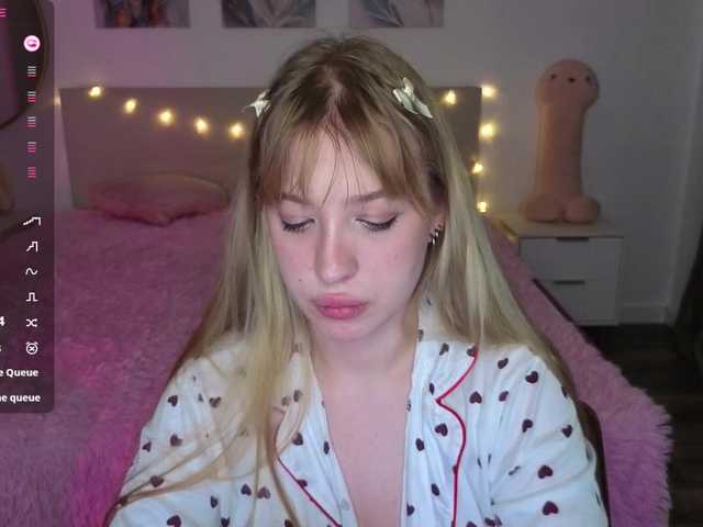 le modèle linaloon est en webcam porno dans un show sur le site bongacams, il possède les tags suivants: White/Caucasian,Blonde,Hairy