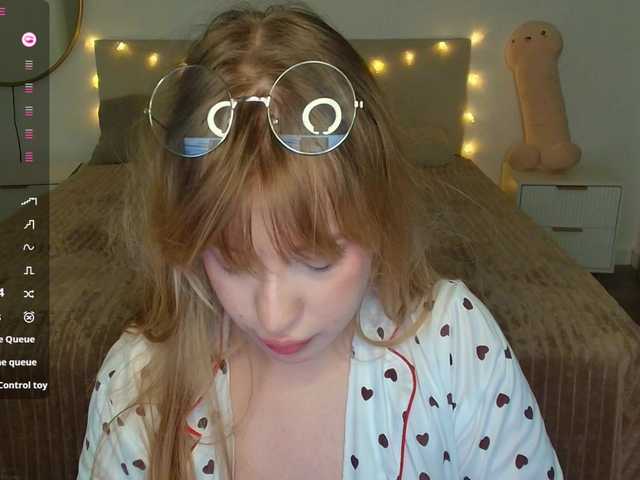 linaloon's BongaCams show and profile