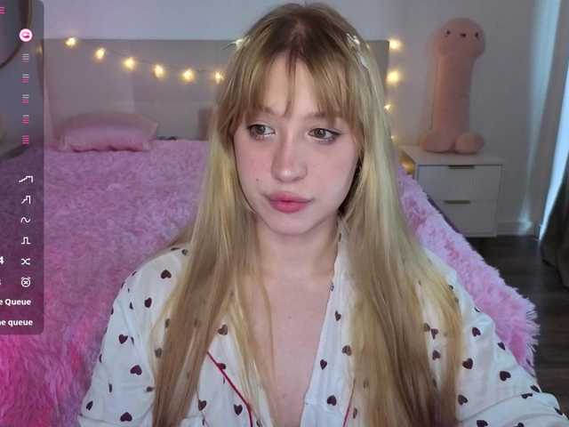 le modèle linaloon est en webcam porno dans un show sur le site bongacams, il possède les tags suivants: White/Caucasian,Blonde,Hairy
