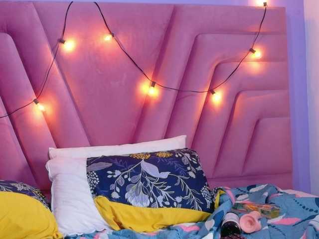 naughtyyindiann's BongaCams show and profile