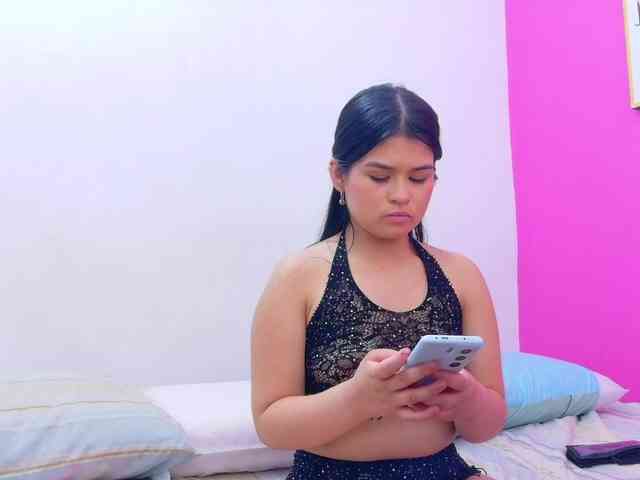 naughtyyindiann webcam