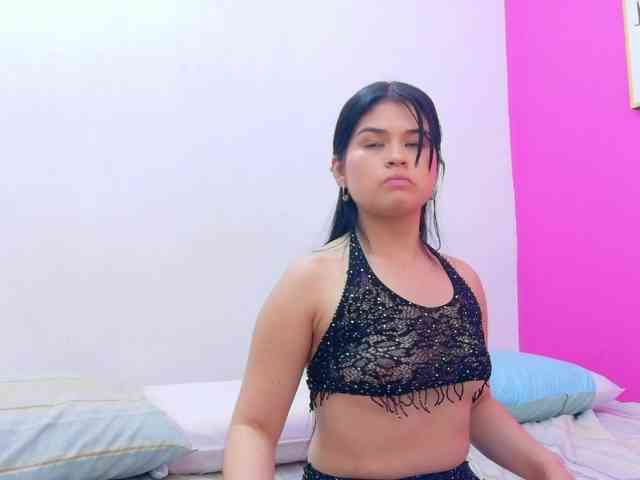 naughtyyindiann webcam