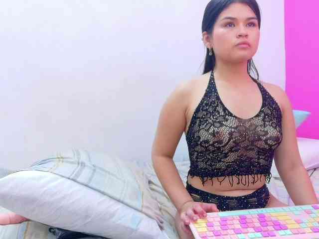 naughtyyindiann Live Webcam on BongaCams