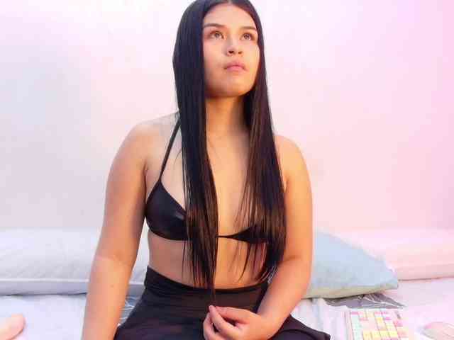 naughtyyindiann webcam