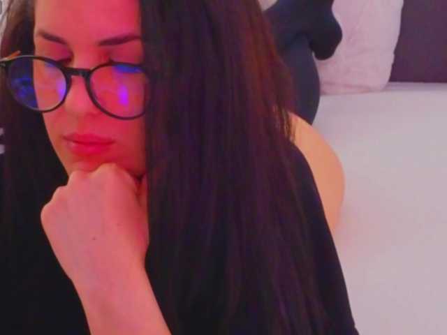 LauraDelight's BongaCams show and profile