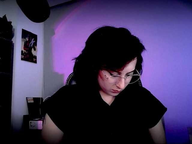 le modèle scarlettsen est en webcam porno dans un show sur le site bongacams, il possède les tags suivants: Latino/Hispanic,Brunette,Hairy