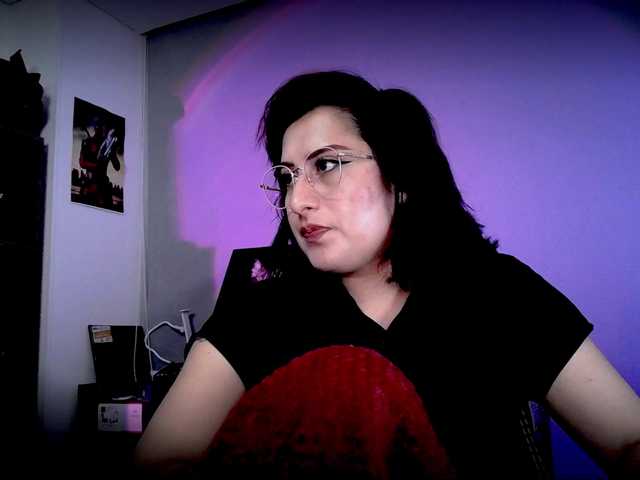 le modèle scarlettsen est en webcam porno dans un show sur le site bongacams, il possède les tags suivants: Latino/Hispanic,Brunette,Hairy