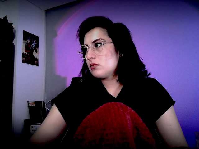 le modèle scarlettsen est en webcam porno dans un show sur le site bongacams, il possède les tags suivants: Latino/Hispanic,Brunette,Hairy