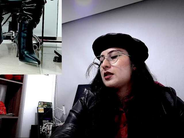 Scarlett Sen (Scarlettsen)