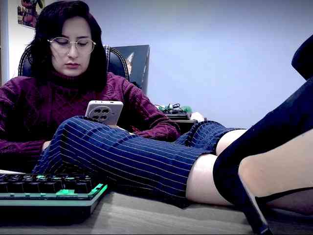 scarlettsen Live Webcam on BongaCams