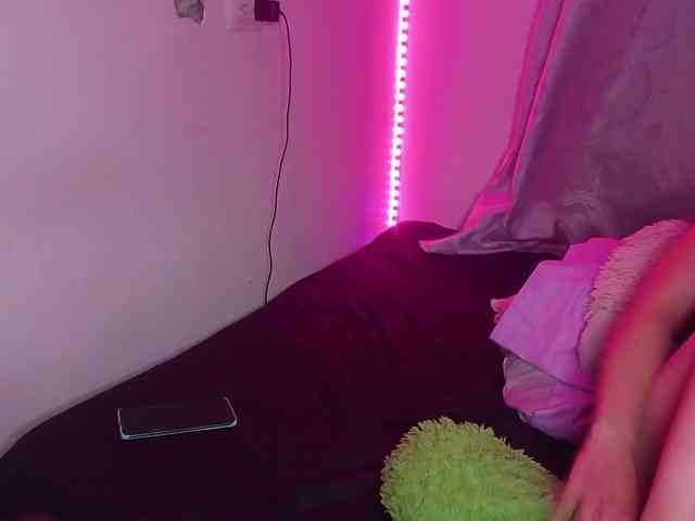 The-Perfect-Dream23 webcam