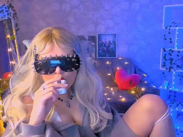 DaisyVale free chat on liveonude