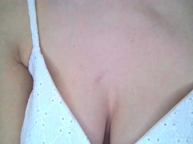 KateMooss webcam stream