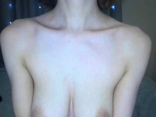 KateMooss webcam stream