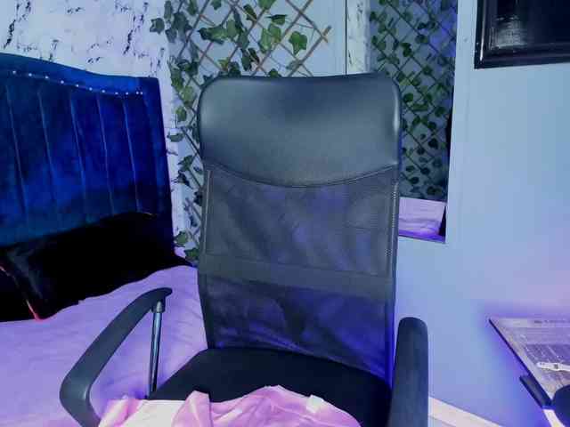 ChloeLombardi webcam