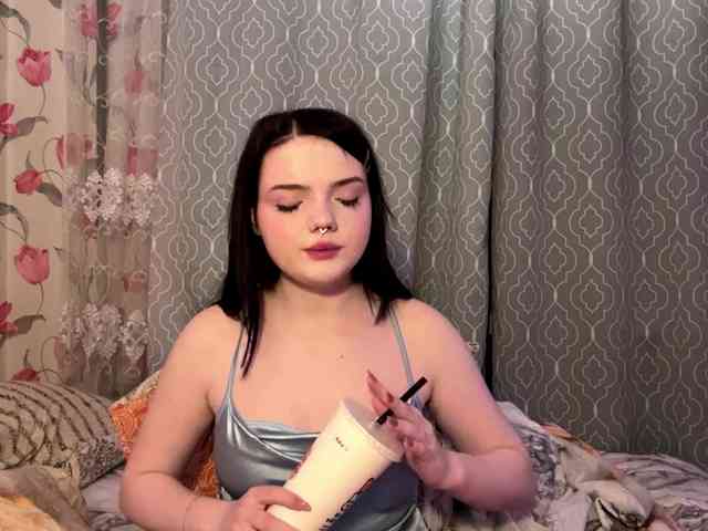 AnnmarieGuastella webcam