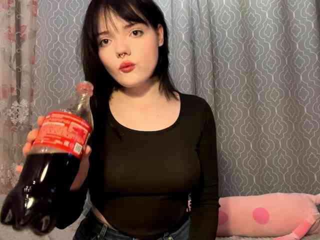 AnnmarieGuastella webcam