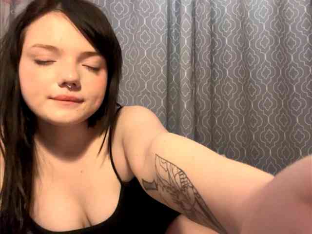 AnnmarieGuastella webcam