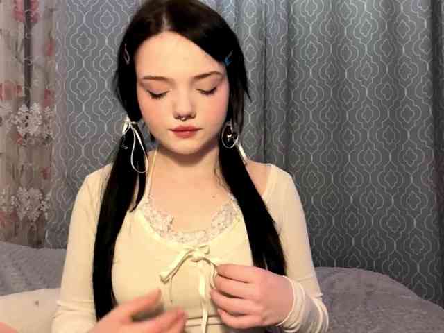 AnnmarieGuastella webcam