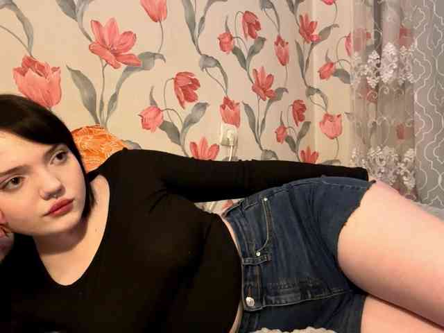 AnnmarieGuastella webcam