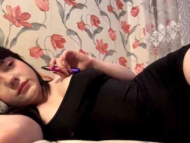 AnnmarieGuastella webcam