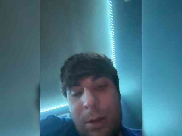 Keepitonthedownloww Live Webcam on BongaCams