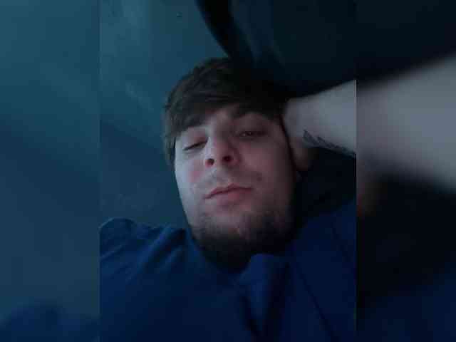 Keepitonthedownl... Live Webcam on BongaCams