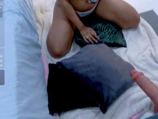 dalia-saenz Live Webcam on BongaCams