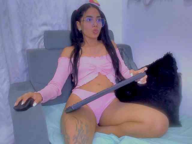 oliva-squirt Live Webcam on BongaCams