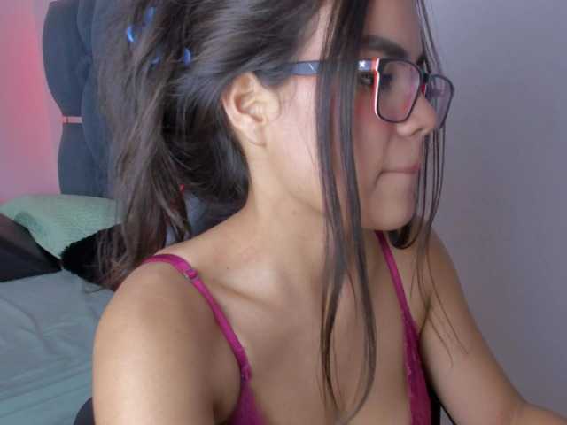crazybaby-squirt's BongaCams show and profile