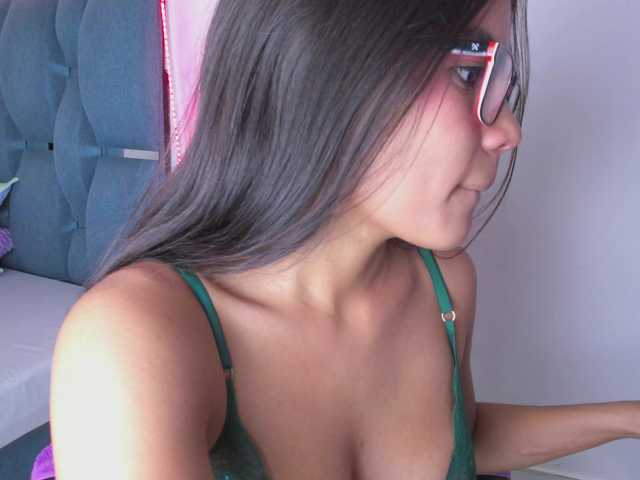 crazybaby-squirt's BongaCams show and profile