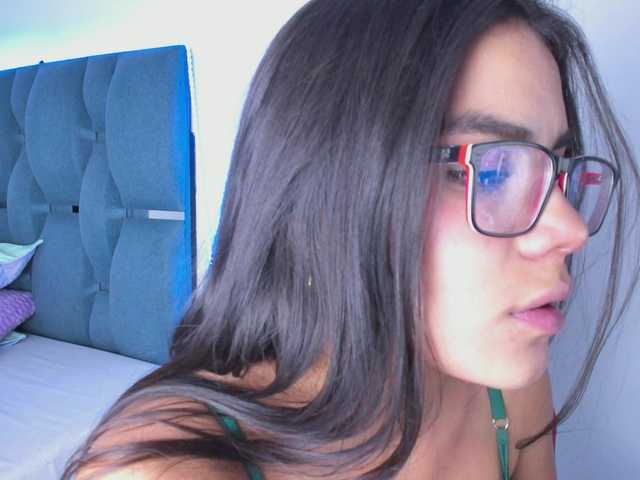 crazybaby-squirt's BongaCams show and profile