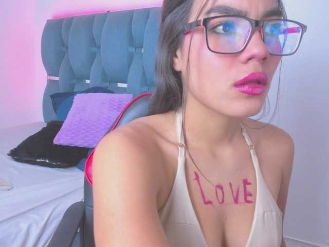 crazybaby-squirt's BongaCams show and profile