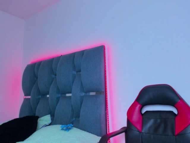 crazybaby-squirt's BongaCams show and profile