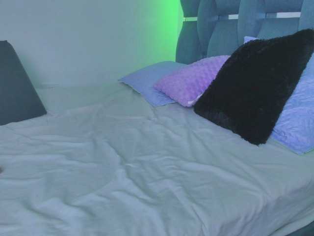 crazybaby-squirt's BongaCams show and profile