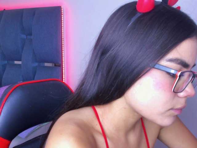 crazybaby-squirt's BongaCams show and profile