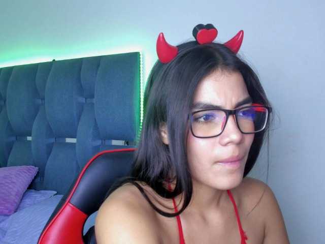 crazybaby-squirt's BongaCams show and profile