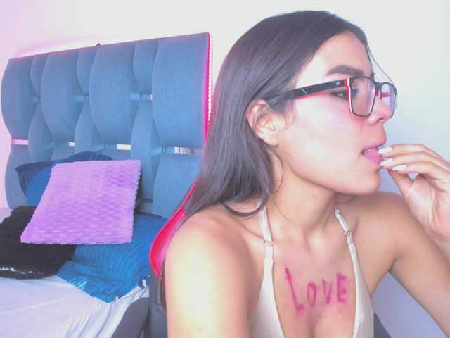 crazybaby-squirt's BongaCams show and profile