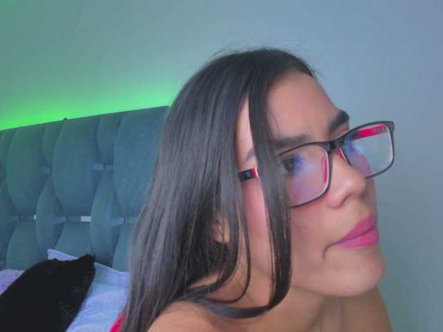 crazybaby-squirt's BongaCams show and profile