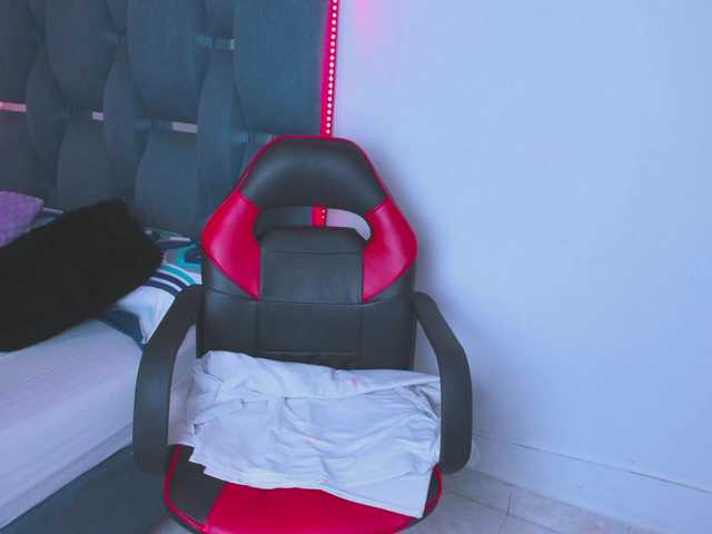 crazybaby-squirt's BongaCams show and profile