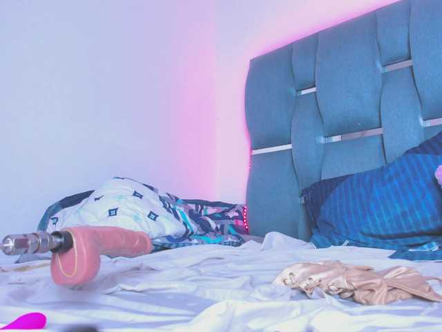 crazybaby-squirt's BongaCams show and profile